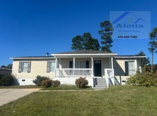2646 Oglesby Dr, Raeford, NC 28376