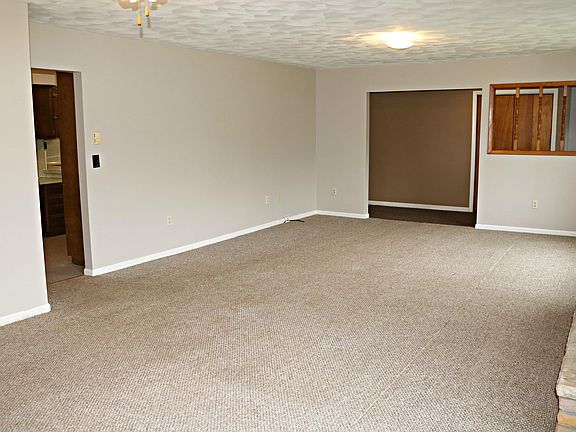 3rd image of 5139 E Gresham Hwy