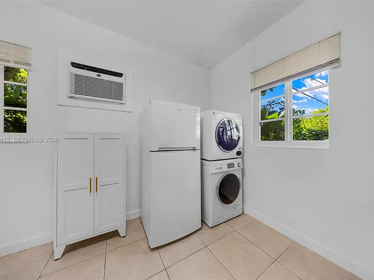 902 Salzedo St #5 — Photo 14