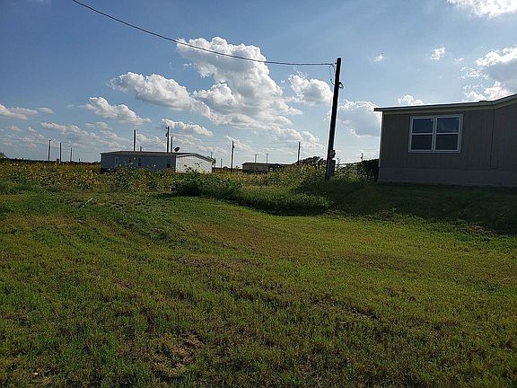 3rd image of 7467 Old Campbellton Rd