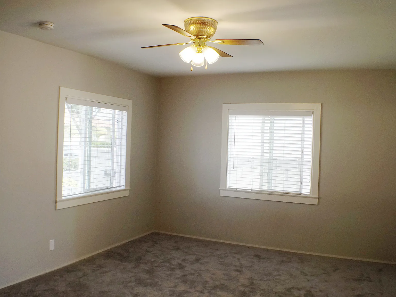 3 bed, 832 sqft, $2,900 — Photo 4