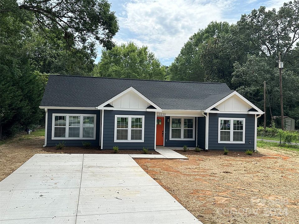 1st image of 1220 White Ln