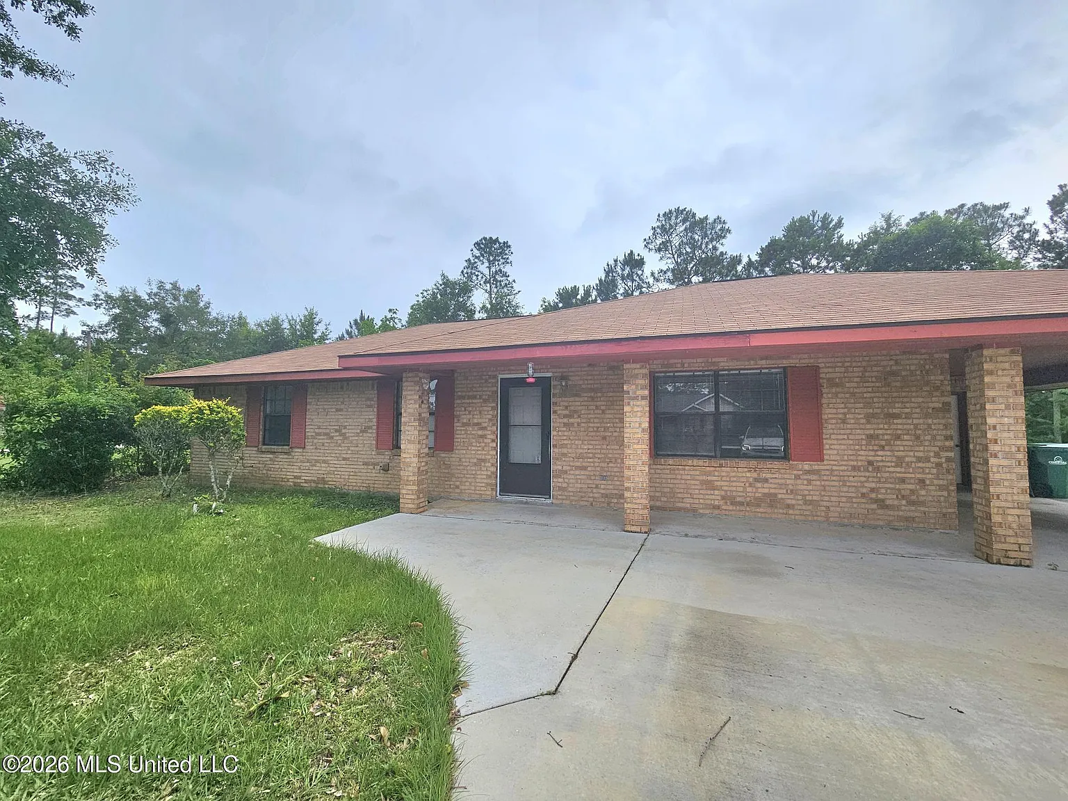 4 bed, 2.0 bath, 1196 sqft, $1,900 — Photo 3
