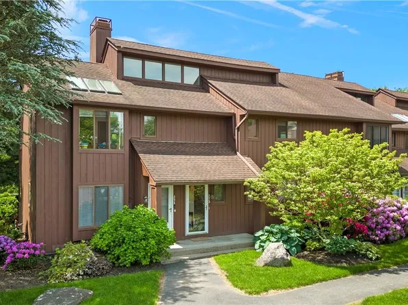 372 Panorama Drive, Mohegan Lake, NY 10547