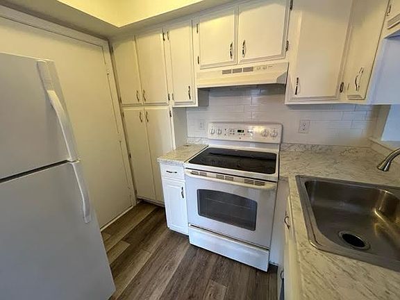 4th image of 3262 Lupine Dr