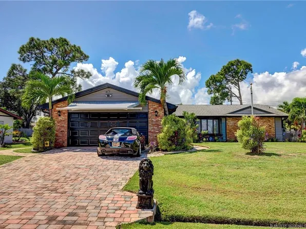 2562 SE Petit Ln, Port Saint Lucie, FL 34952
