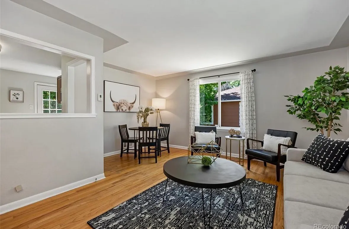 2410 Pierce St — Photo 2