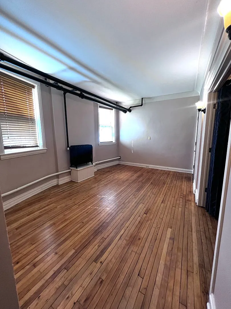 308 E 5th St — Photo 3