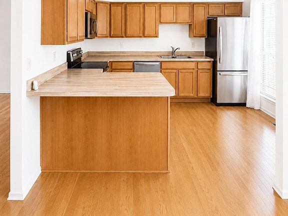 3rd image of 303 Meadow Way