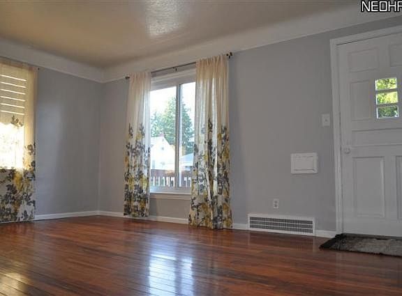 3rd image of 4319 Lincoln Ave