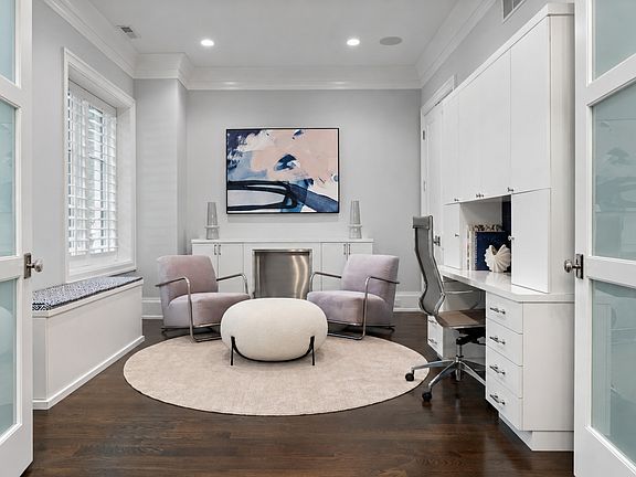 4th image of 451 W Deming Pl