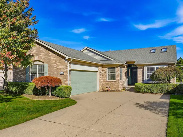 3685 Warwick Dr, Sterling Heights, MI 48314