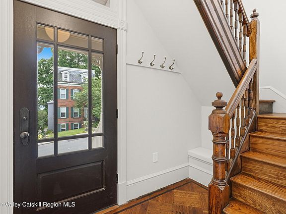 5th image of 31 Stuyvesant Street