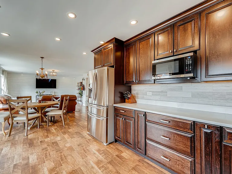 1020 Evergreen Ct — Photo 7