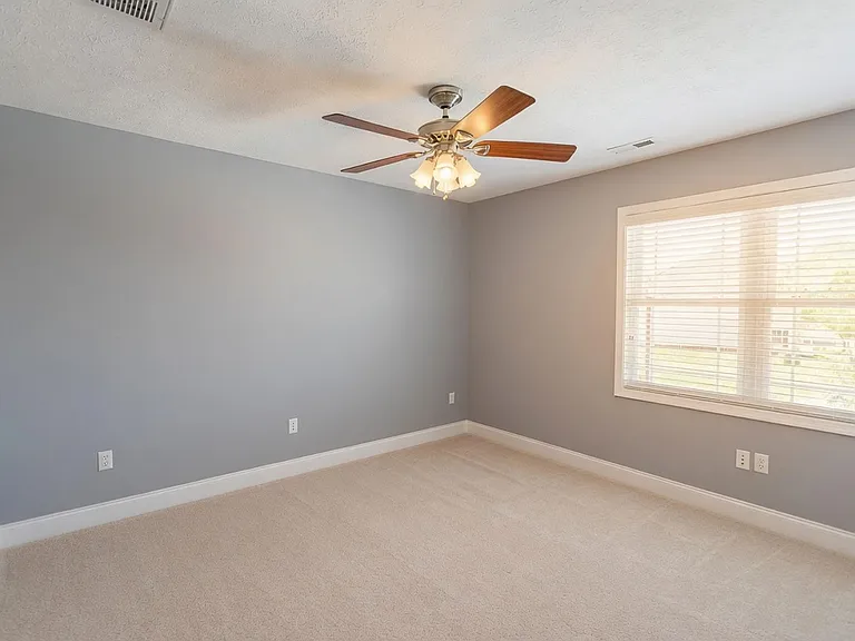 505 Capstone Dr — Photo 14