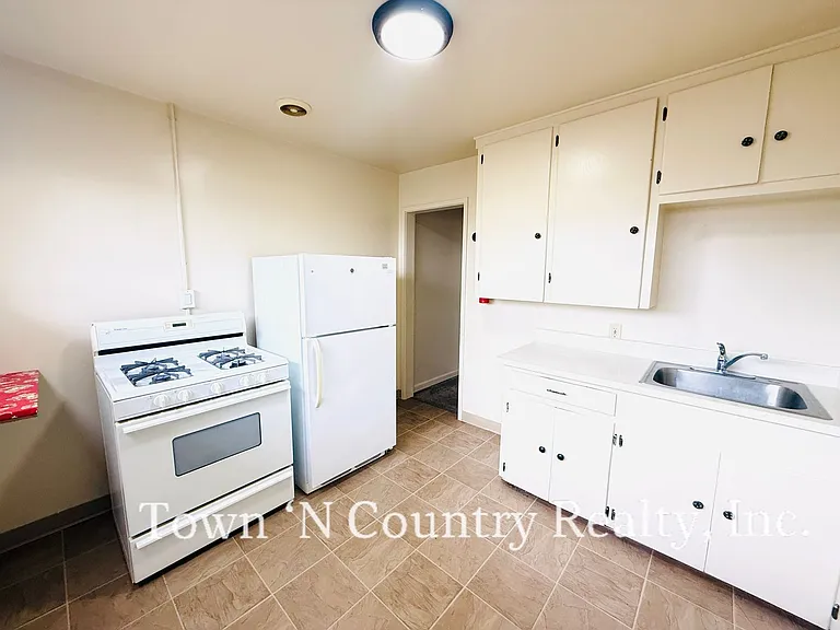 1496 Santa Clara Ave — Photo 2