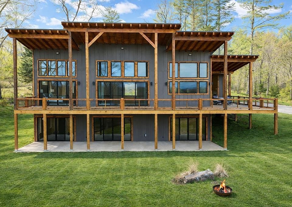 1st image of 391 Sunrock Mountain Rd