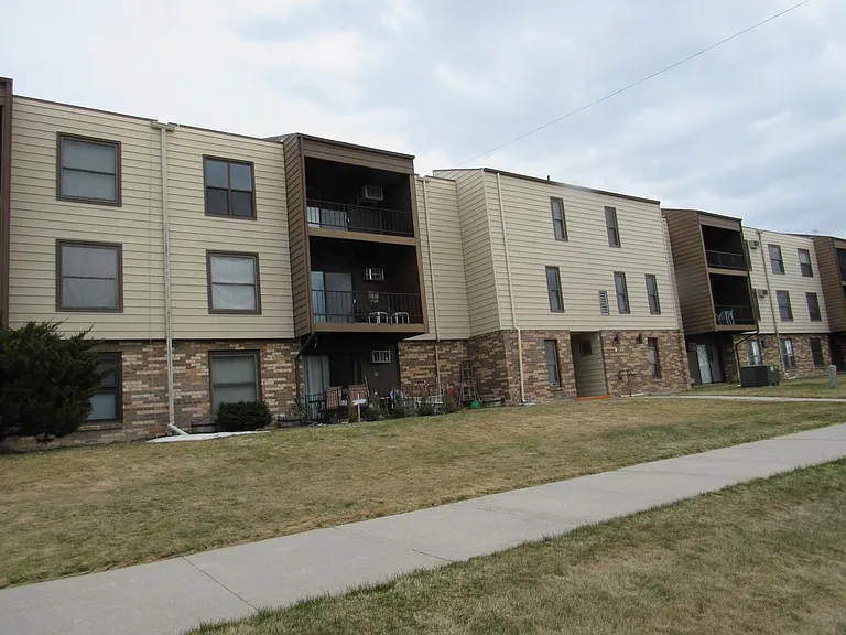 4500 S Poplar St #202 — Photo 1