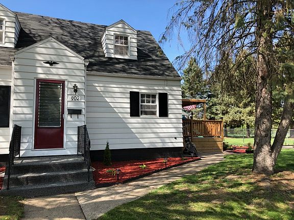 2nd image of 902 E Marion St