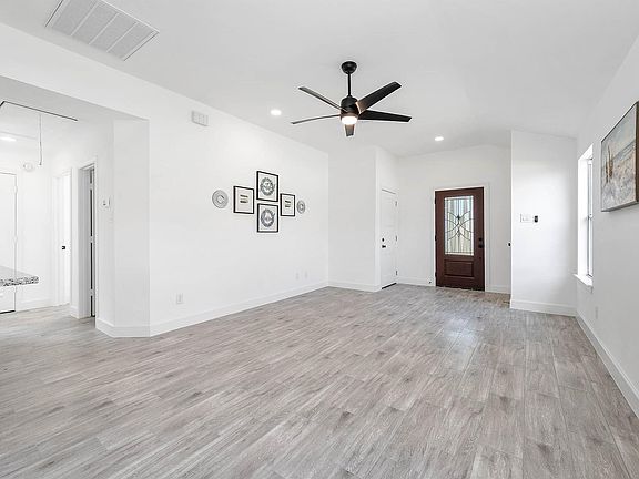 5th image of 5130 Riverwood Drive