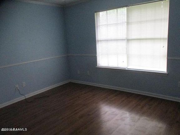 5th image of 403 Woodvale Ave
