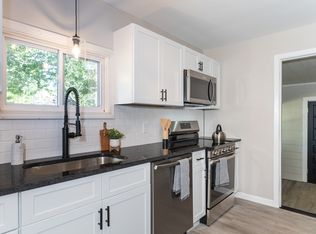 7 Gillette Ave, Springfield, MA 01118