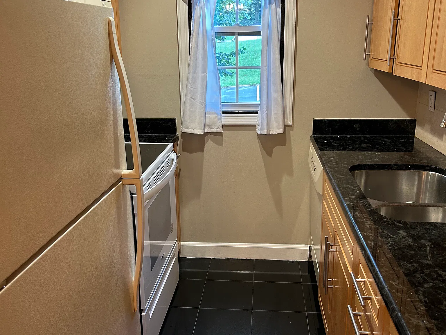 708 S Arlington Mill Dr — Photo 3