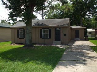 2713 1st Ave, Groves, TX 77619