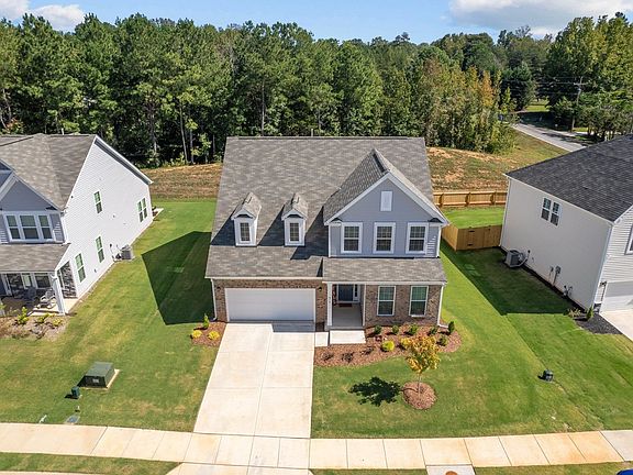 2nd image of 816 Heartpine Dr