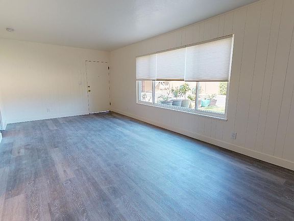 2nd image of 2144 Wellesley St