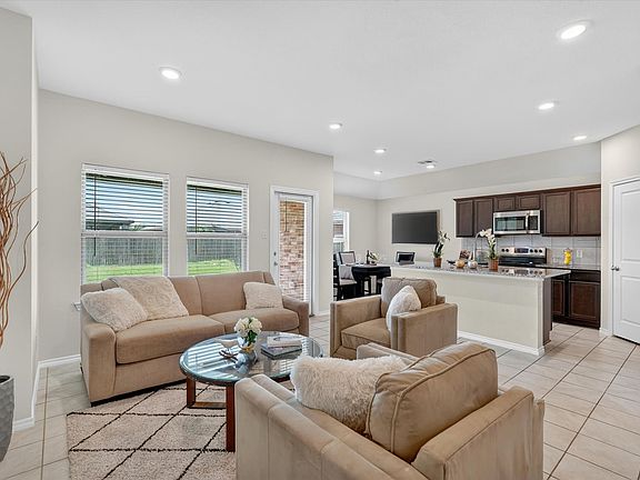 4th image of 2408 Anton Dr