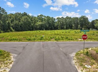 500 Red Drum Way E, Swansboro, NC 28584