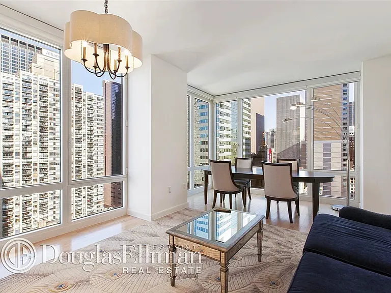 247 W 46th St #2705 — Photo 3