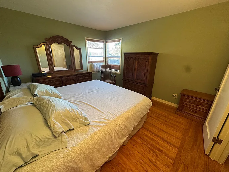 1443 Beacon Ave — Photo 12