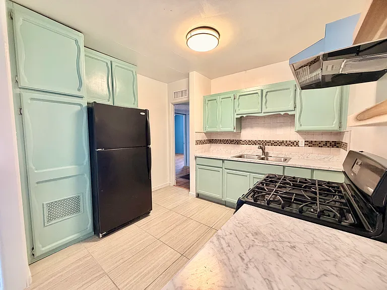 2924 Mountain Ave — Photo 7