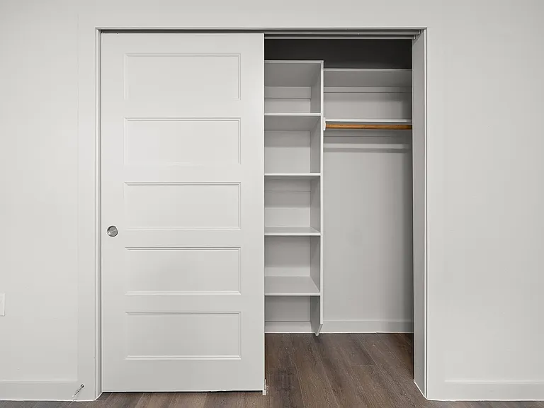 B1 Closet B1 Closet