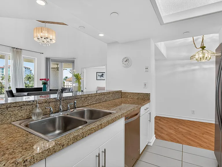 120 SE 5th Ave #520 — Photo 19