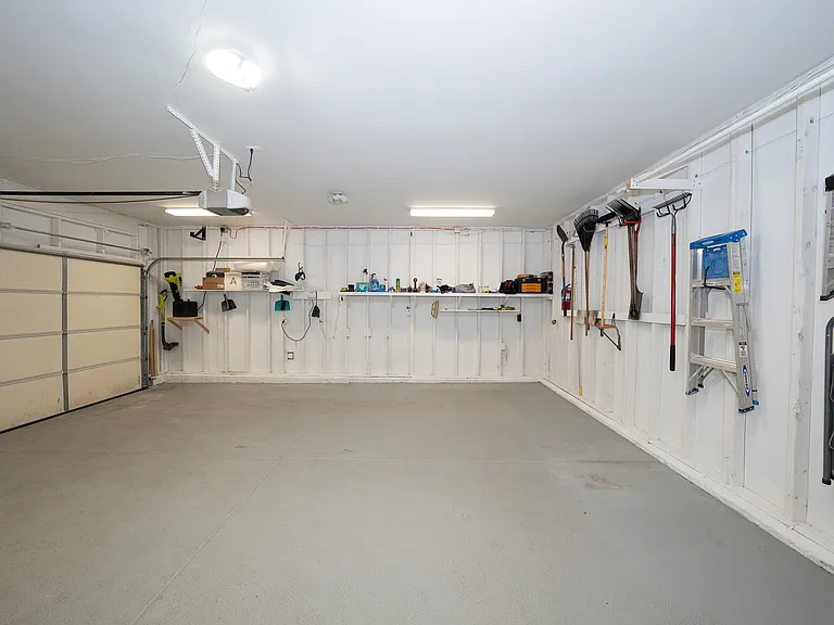 903 Maplewood Dr — Photo 40