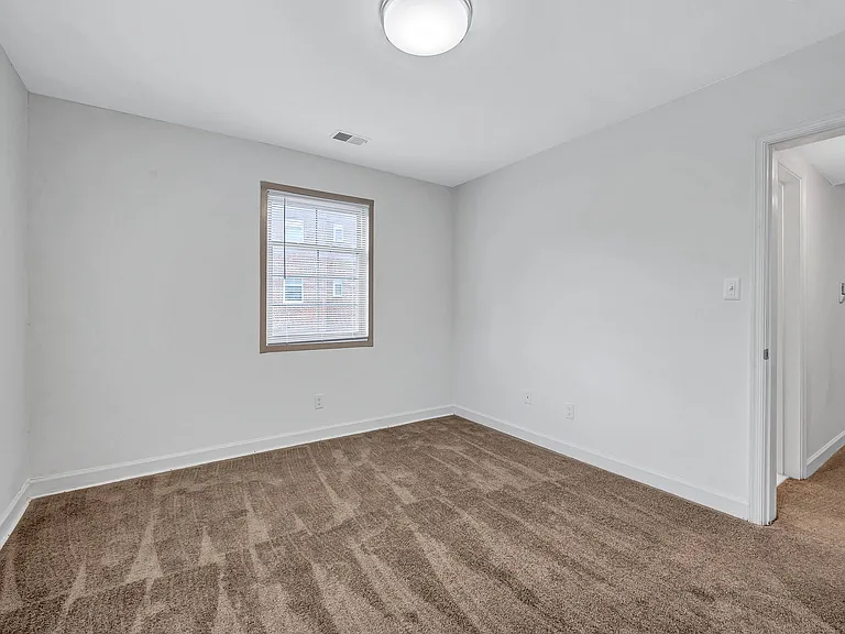 River Hill Apartments — Photo 7