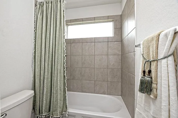 2108 Golden Grain Ln — Photo 22