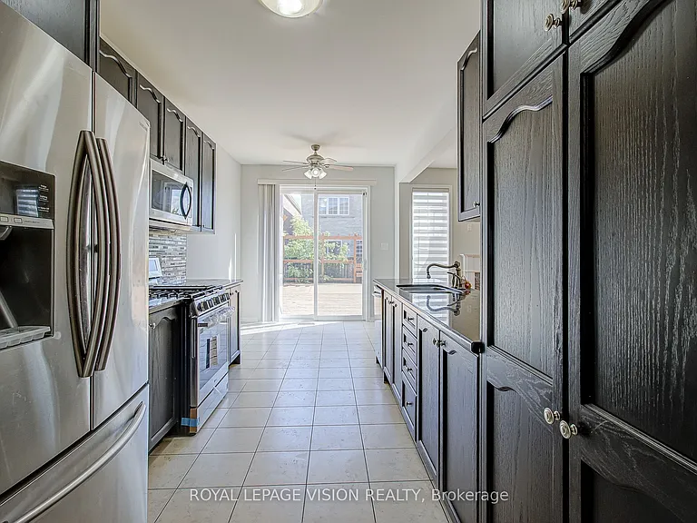 72 Jeanette St — Photo 11
