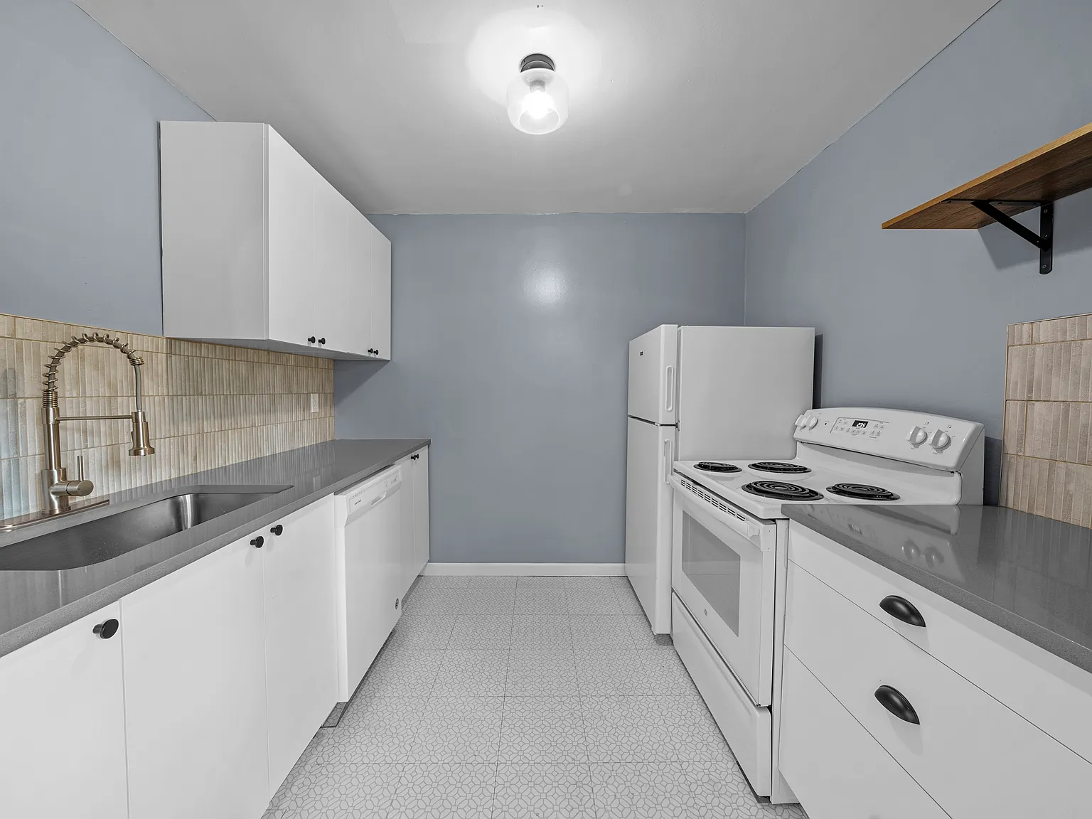 3 bed, 1271 sqft, $1,700 — Photo 2