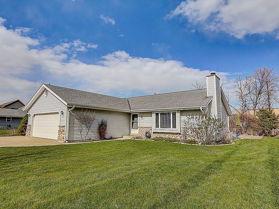 1st image of 8250 S Wildwood Dr