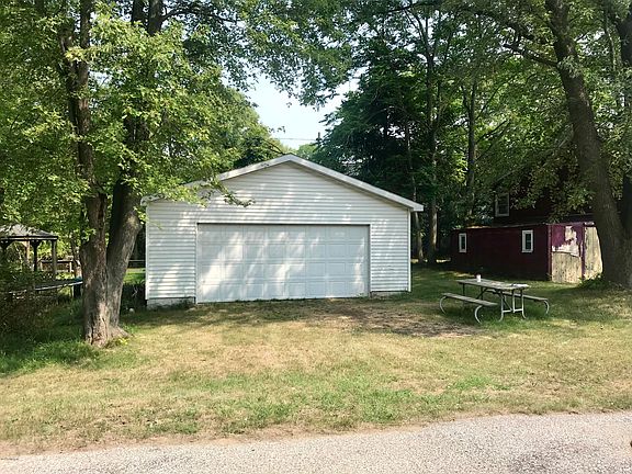4th image of 601 1st St