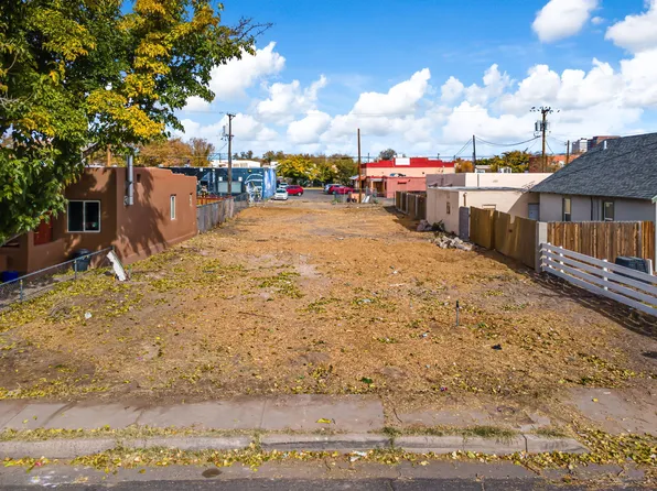 1005 Iron Ave SW, Albuquerque, NM 87102