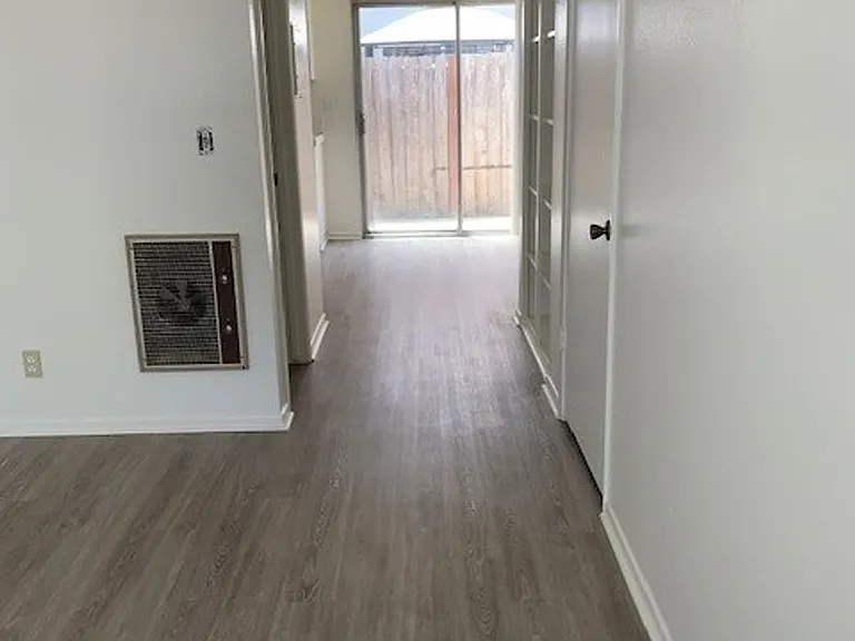 251 Mathilda Dr — Photo 9