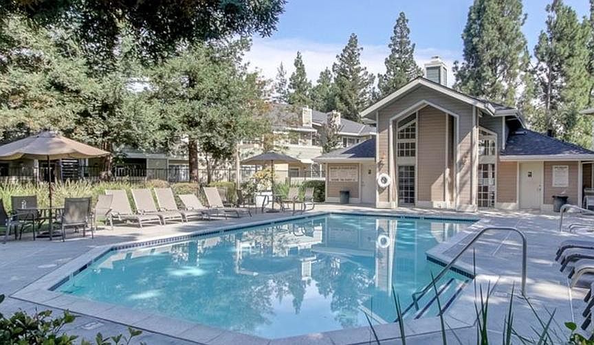 Swimming Pool & Community Room