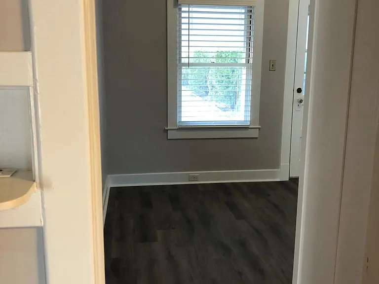 1810 Stevens Ave — Photo 3