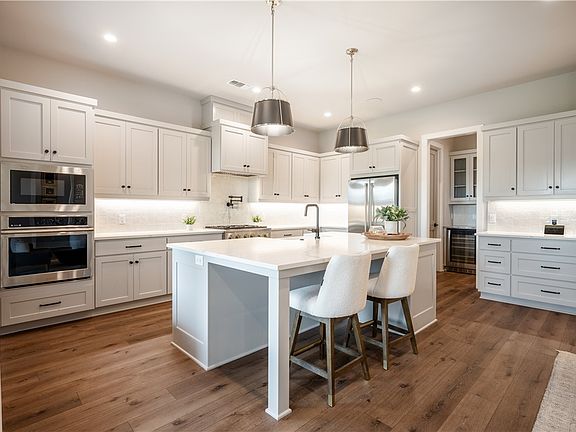 5th image of 4912 Dandelion Ct