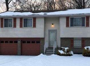 105 Grayrigg Dr, Butler, PA 16002